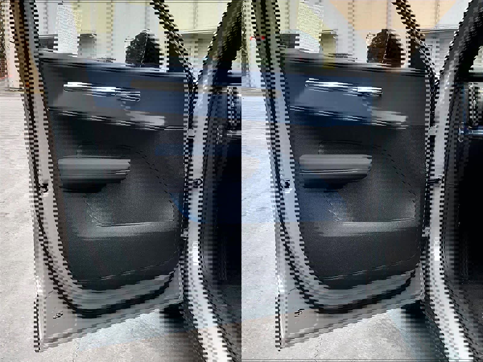 New 2026 Volvo EX30 Plus w/ Climate Package image 24