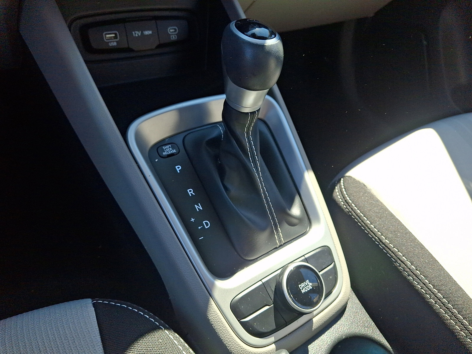 Certified 2023 Hyundai Venue SEL image 15