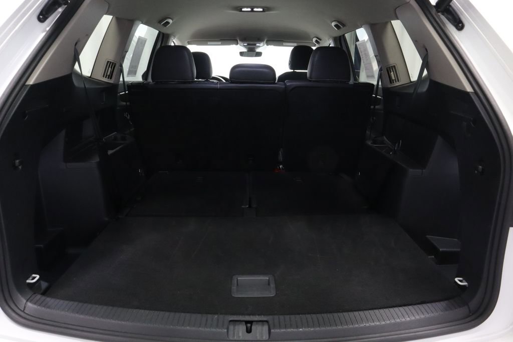 Used 2025 Volkswagen Atlas SE FWD image 17