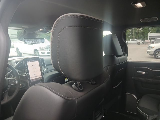 New 2026 RAM 4500 4x4 Crew Cab DRW w/ Laramie Trim Package image 18