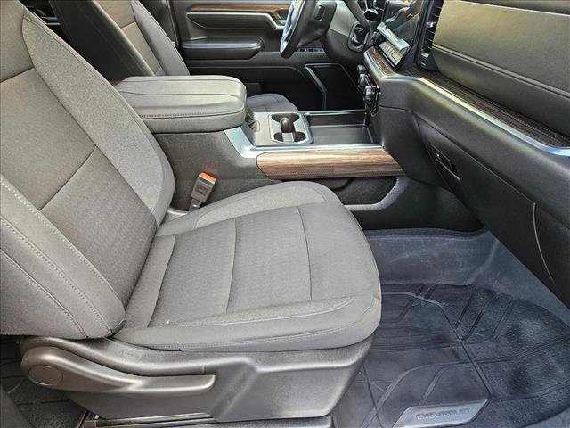 Used 2024 Chevrolet Silverado 2500 LT w/ Convenience Package image 16