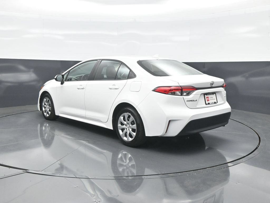 Used 2026 Toyota Corolla LE FWD image 5