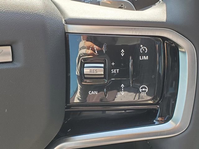 Used 2025 Land Rover Discovery Sport S image 22