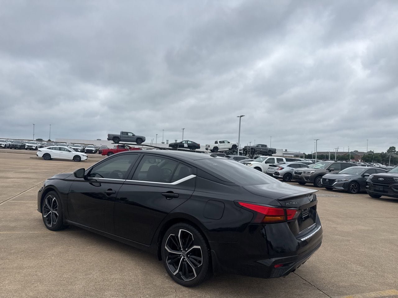 Certified 2023 Nissan Altima 2.5 SR w/ SR Premium Package FWD image 13