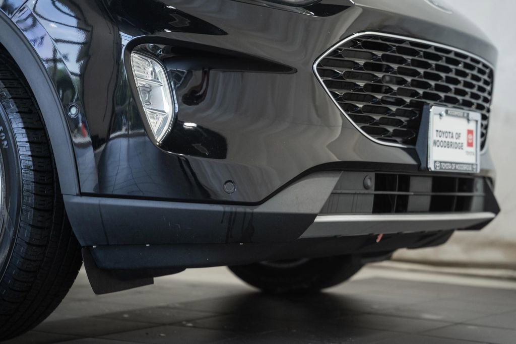 Used 2020 Ford Escape Titanium AWD/4WD image 15