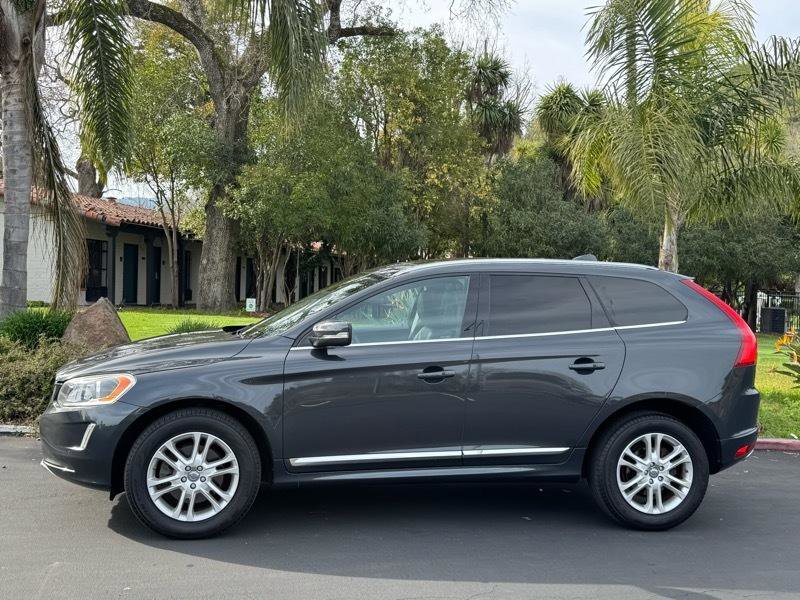 Used 2015 Volvo XC60 T5 Premier w/ Proximity Package FWD image 2