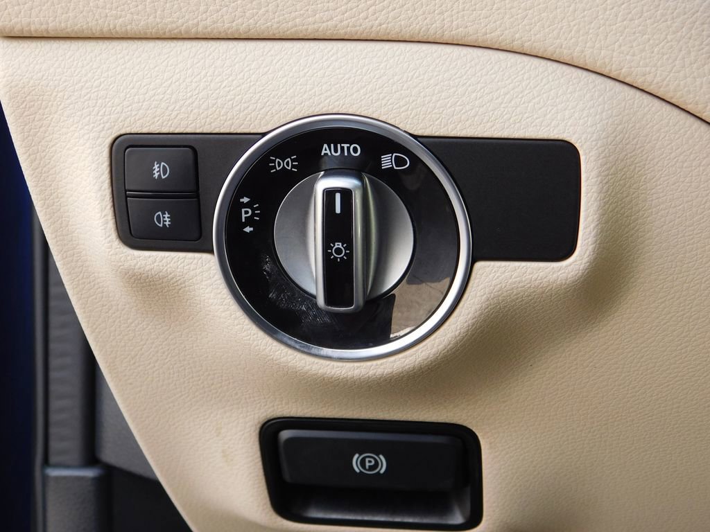 Used 2018 Mercedes-Benz GLA 250 4MATIC image 29