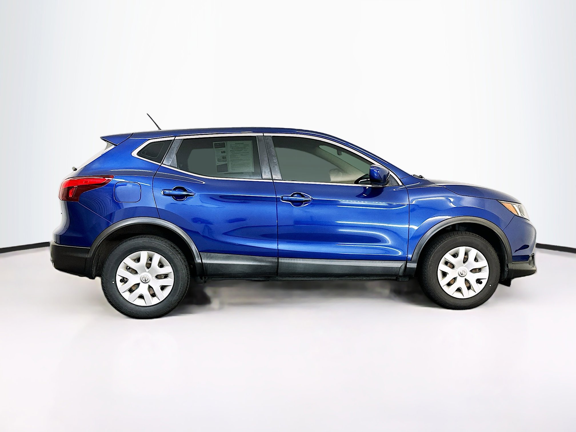Used 2019 Nissan Rogue Sport S image 10
