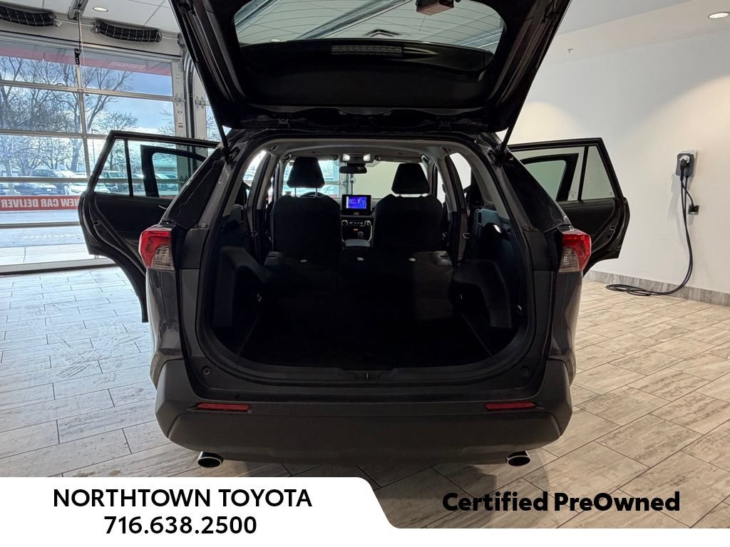 Used 2024 Toyota RAV4 XLE AWD/4WD image 20