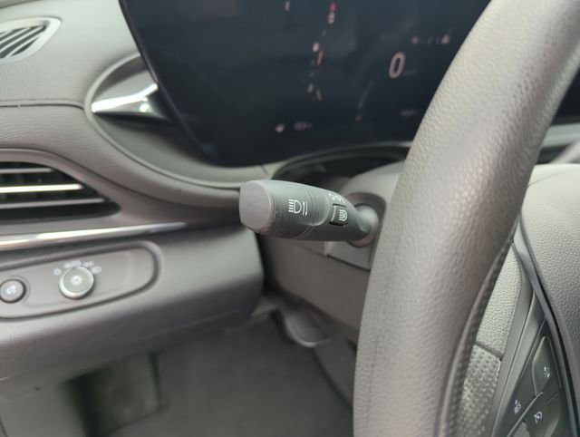 Used 2025 Buick Envista Preferred image 20