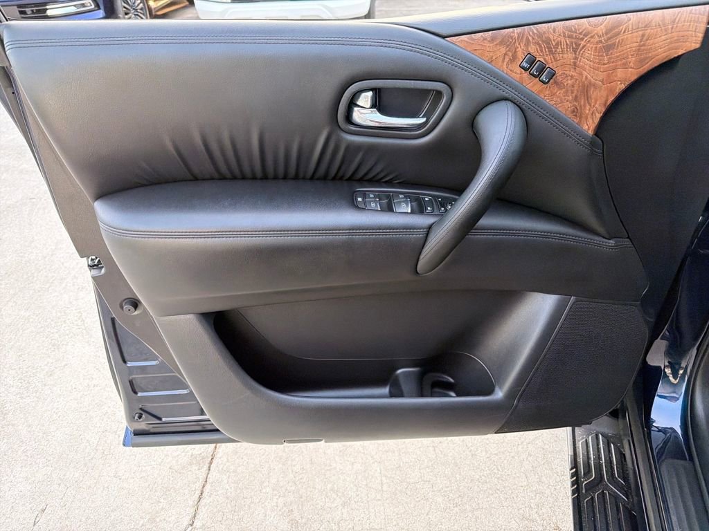 Used 2024 Nissan Armada SL w/ Captain's Chairs Package image 17