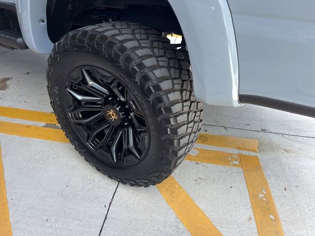 Used 2026 Ford F250 Lariat w/ Black Appearance Package image 11