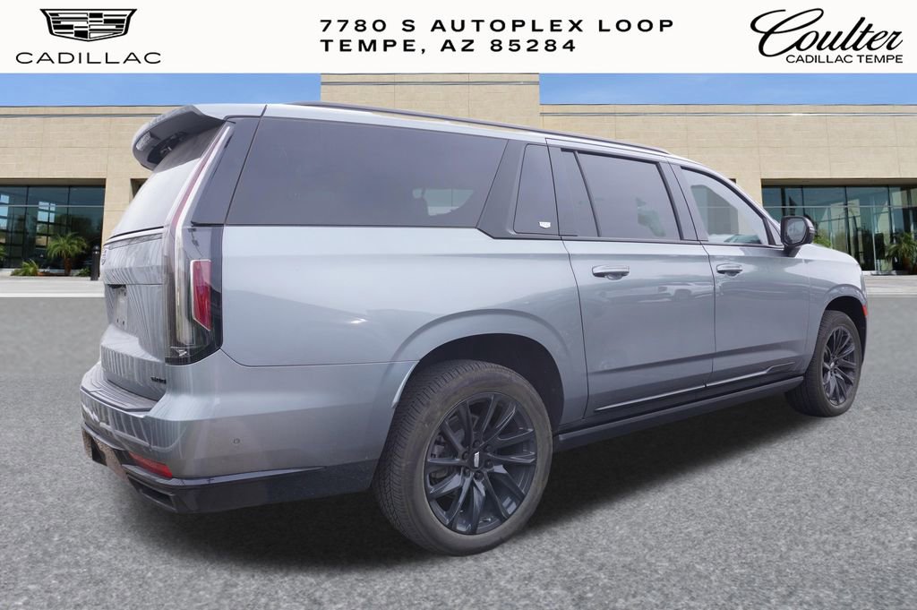Used 2023 Cadillac Escalade ESV Sport Platinum w/ LPO, ONYX Package image 4