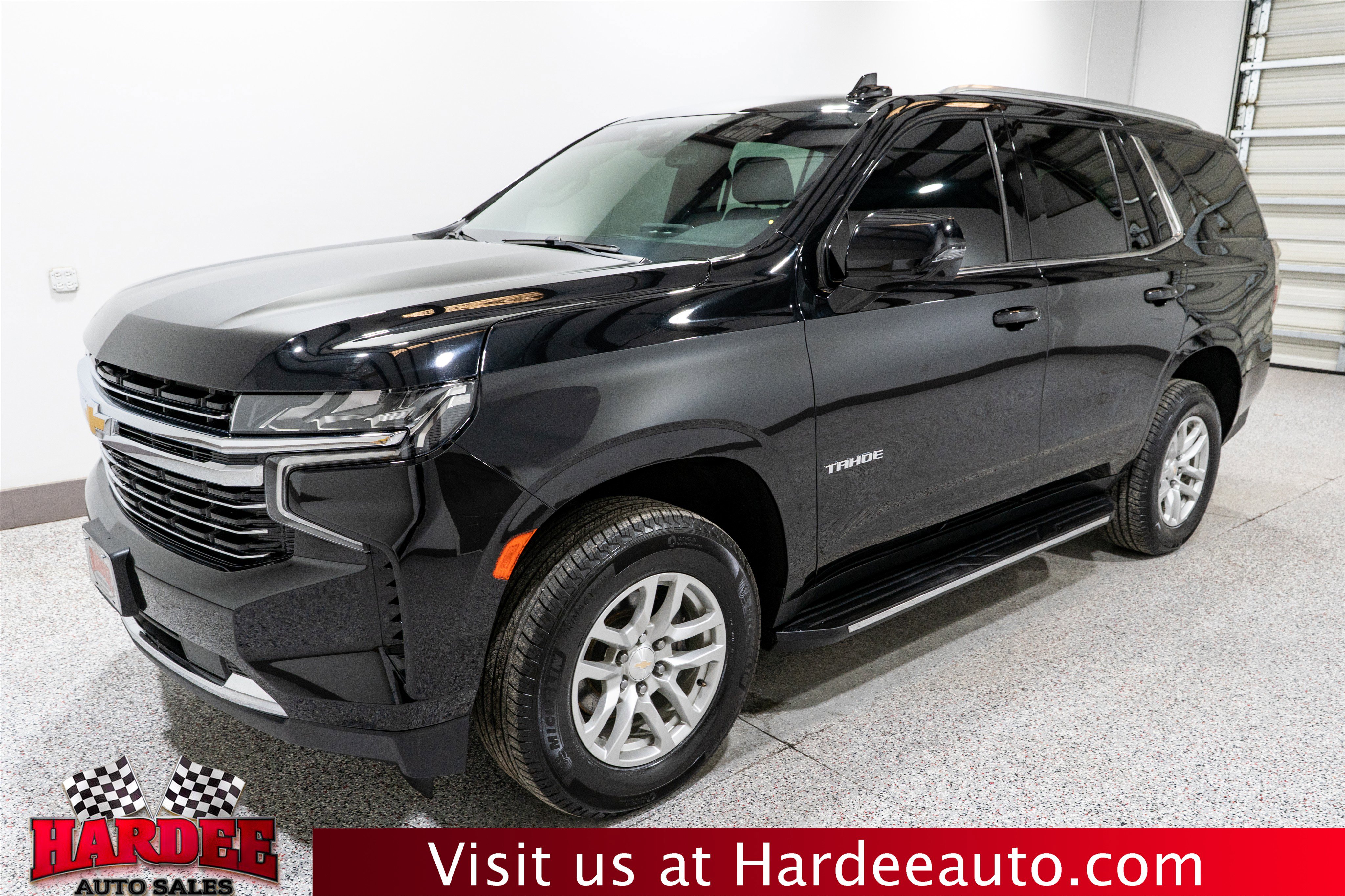 Used 2022 Chevrolet Tahoe LT w/ Luxury Package AWD/4WD image 2