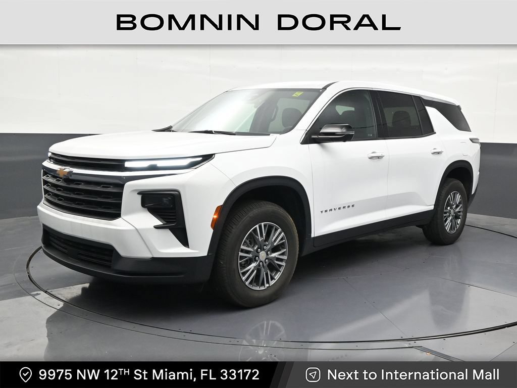 Used 2024 Chevrolet Traverse LS FWD image 1