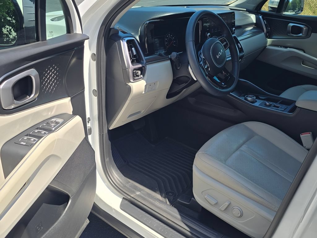 Certified 2023 Kia Sorento EX AWD/4WD image 9