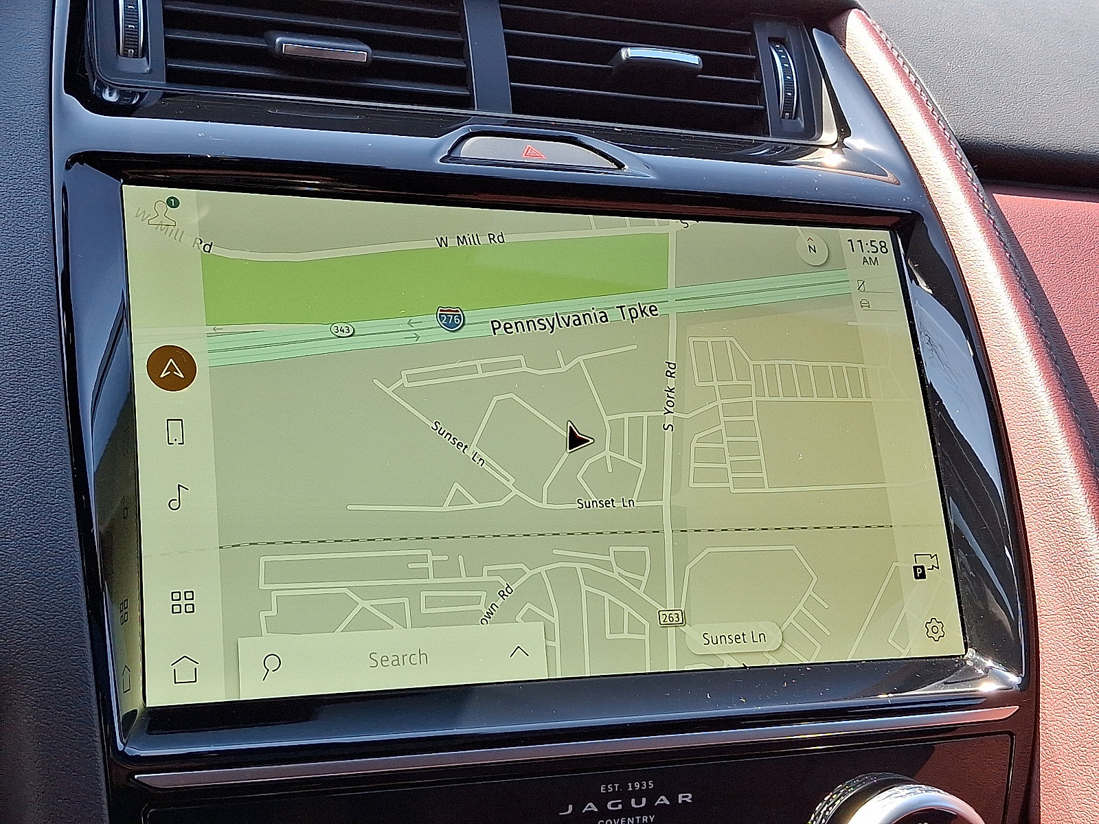 Certified 2024 Jaguar E-PACE R-Dynamic SE image 17