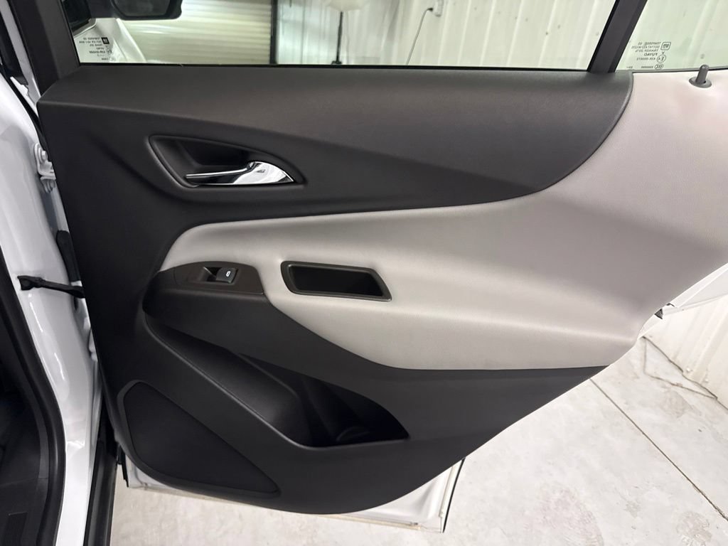 Used 2023 Chevrolet Equinox LT FWD image 16