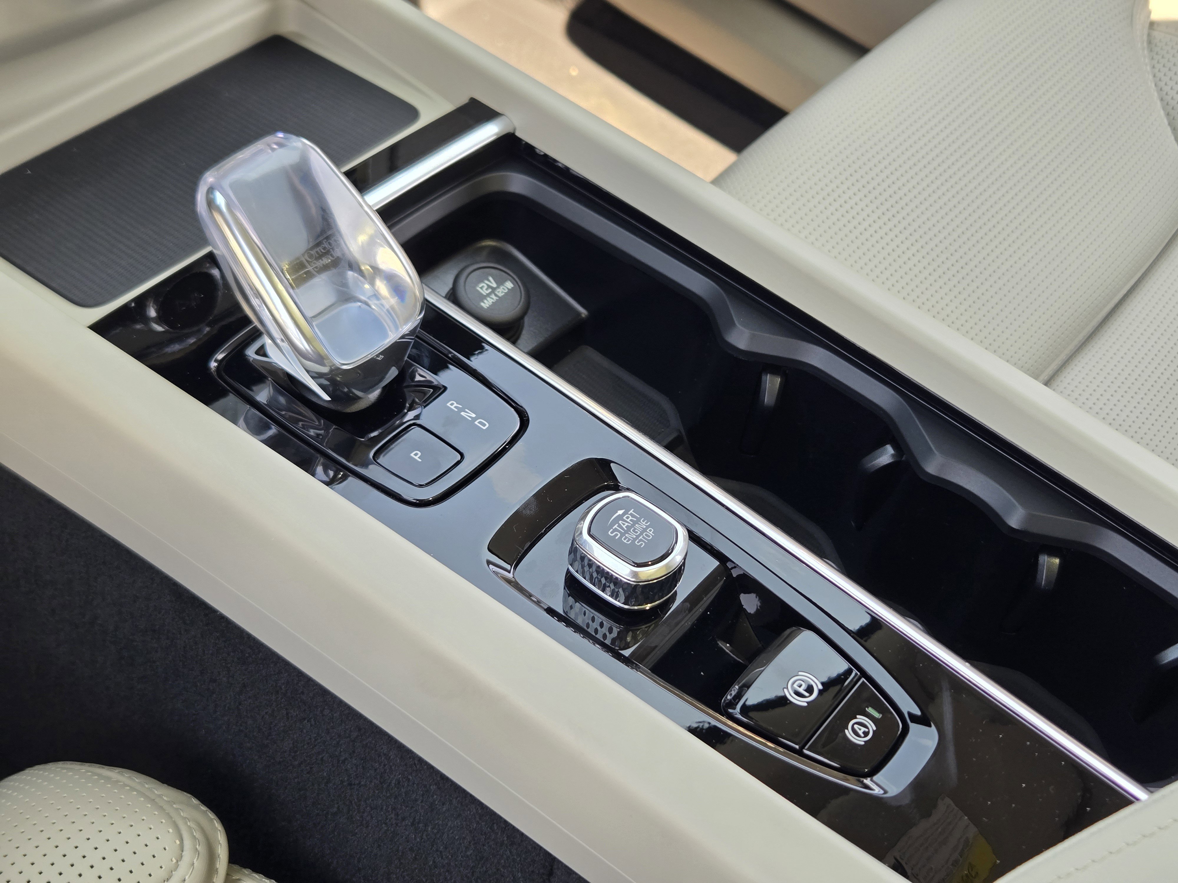 New 2026 Volvo XC60 T8 Ultra image 23