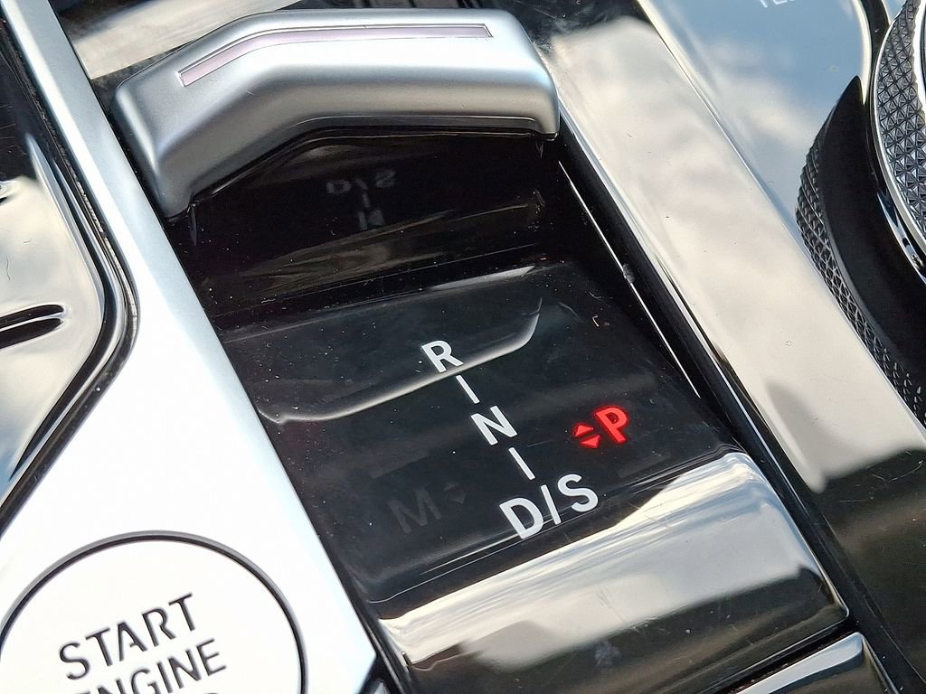 Used 2025 BMW X7 xDrive40i w/ Premium Package image 17