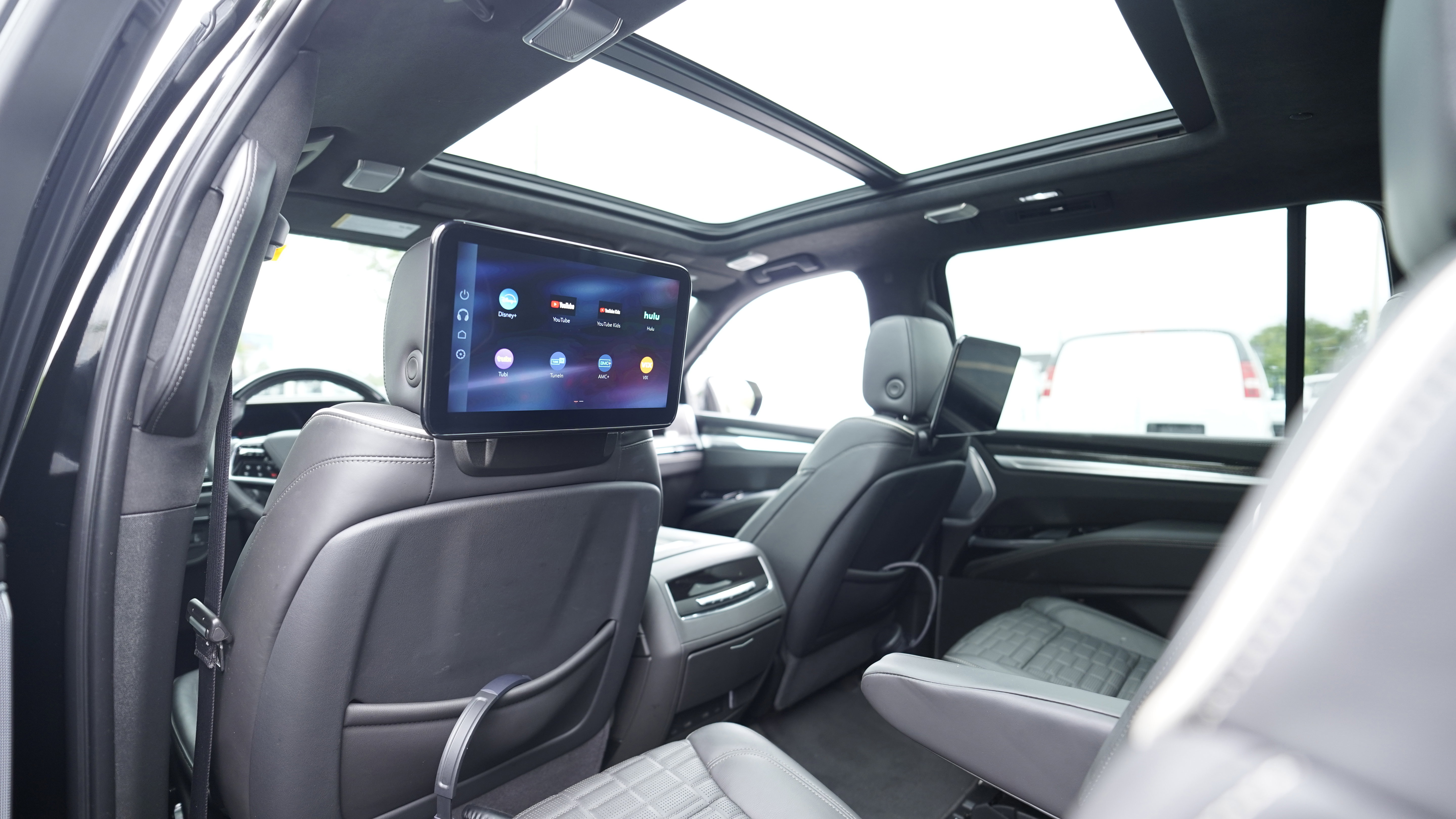 Used 2025 Cadillac Escalade ESV V AWD/4WD image 22