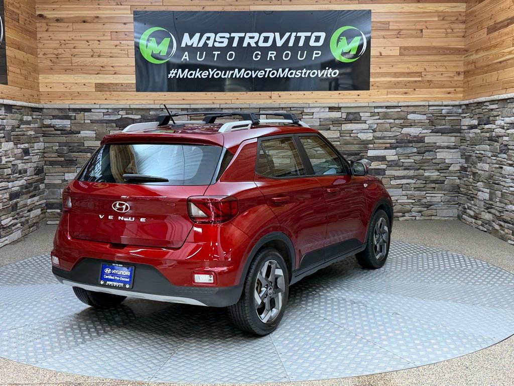 Used 2024 Hyundai Venue Limited FWD image 9