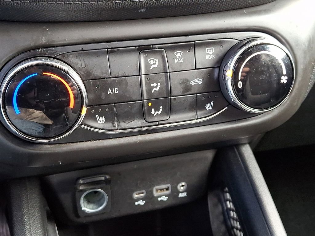 Used 2021 Chevrolet TrailBlazer LT w/ Driver Confidence Package image 17