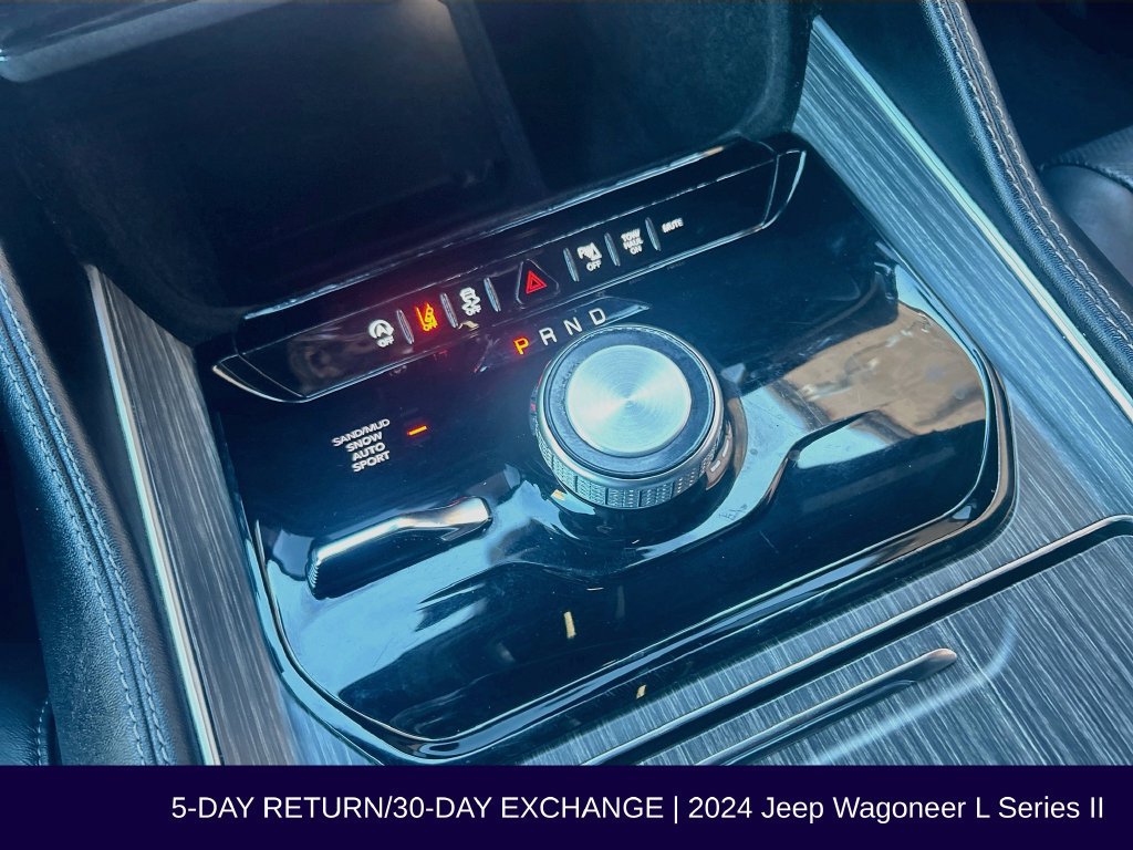 Used 2024 Jeep Wagoneer L Series II AWD/4WD image 22