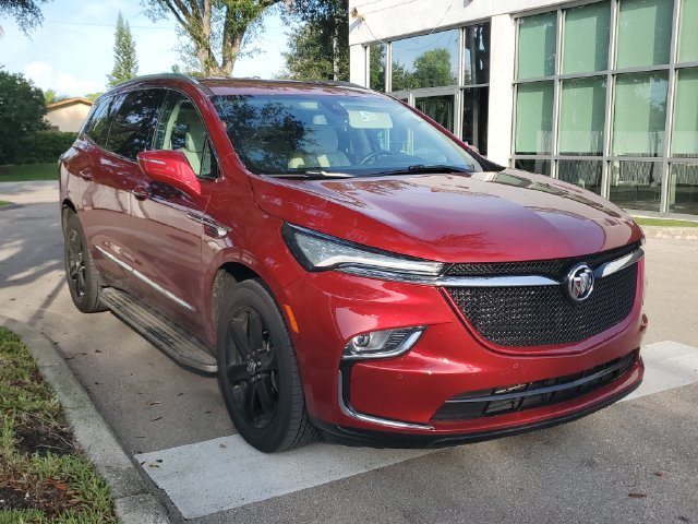 Certified 2023 Buick Enclave Essence w/ Sport Touring Edition FWD image 3