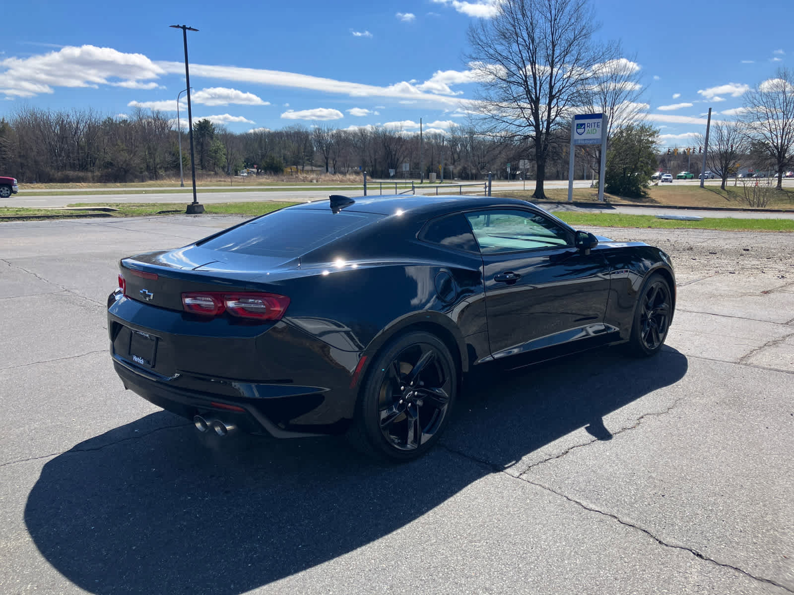 Used 2022 Chevrolet Camaro LT w/ Technology Package image 3