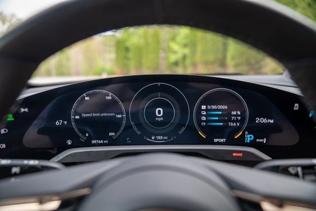 Used 2020 Porsche Taycan Turbo image 32