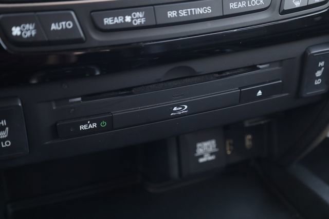 Used 2017 Honda Pilot Touring image 22