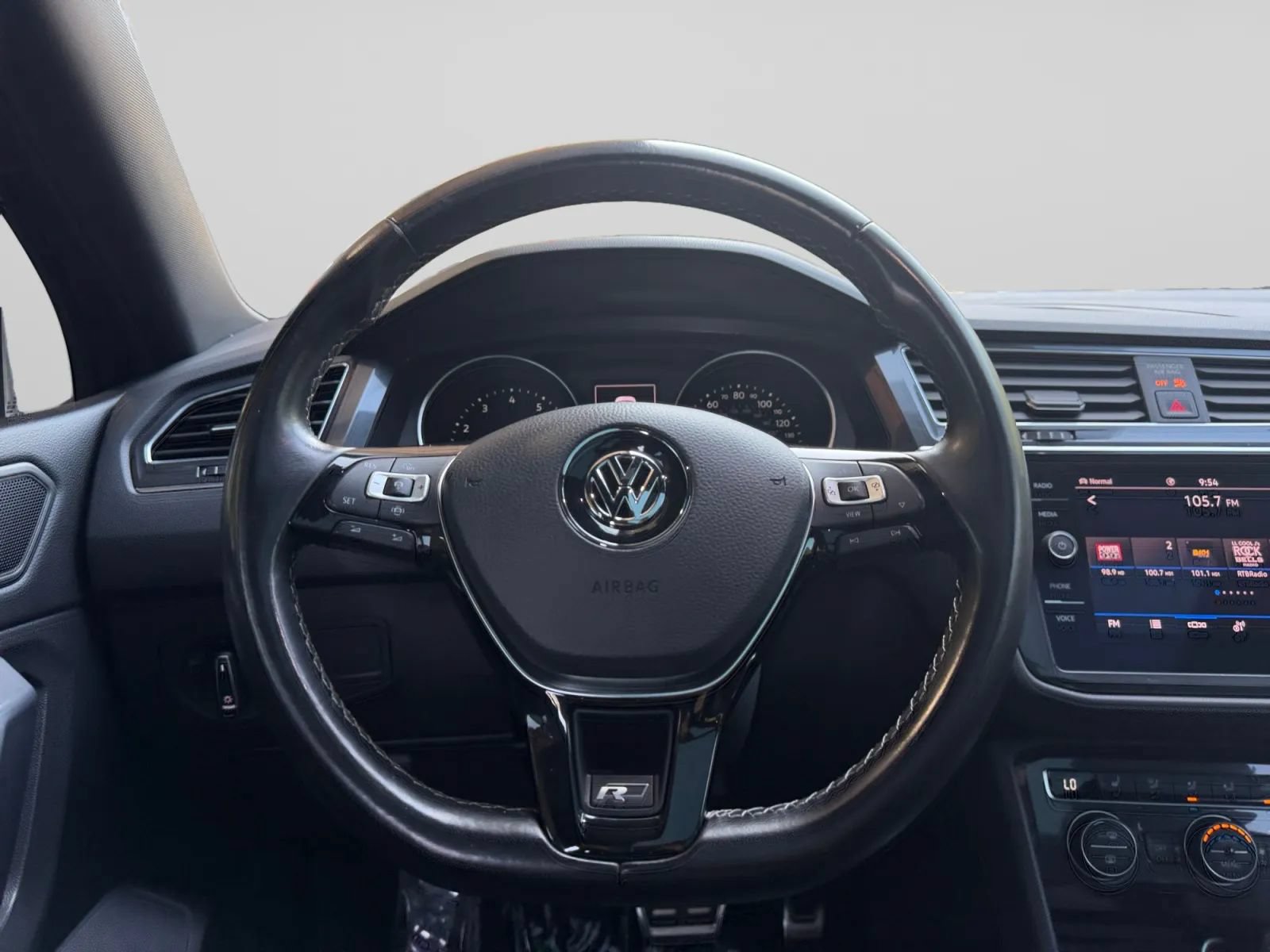 Used 2021 Volkswagen Tiguan SE R-Line AWD/4WD image 20