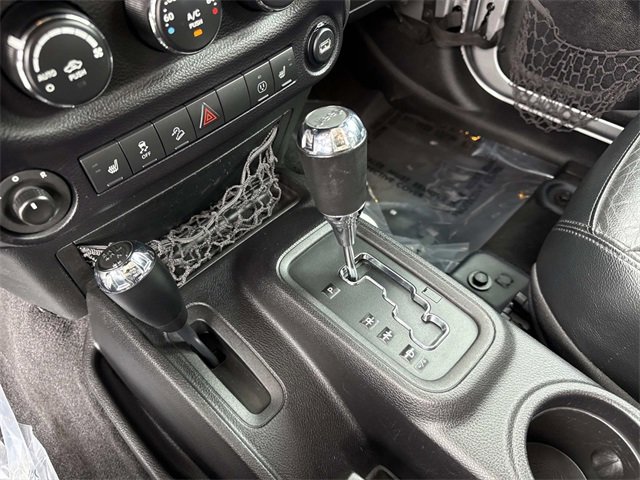 Used 2015 Jeep Wrangler Unlimited Sahara image 23