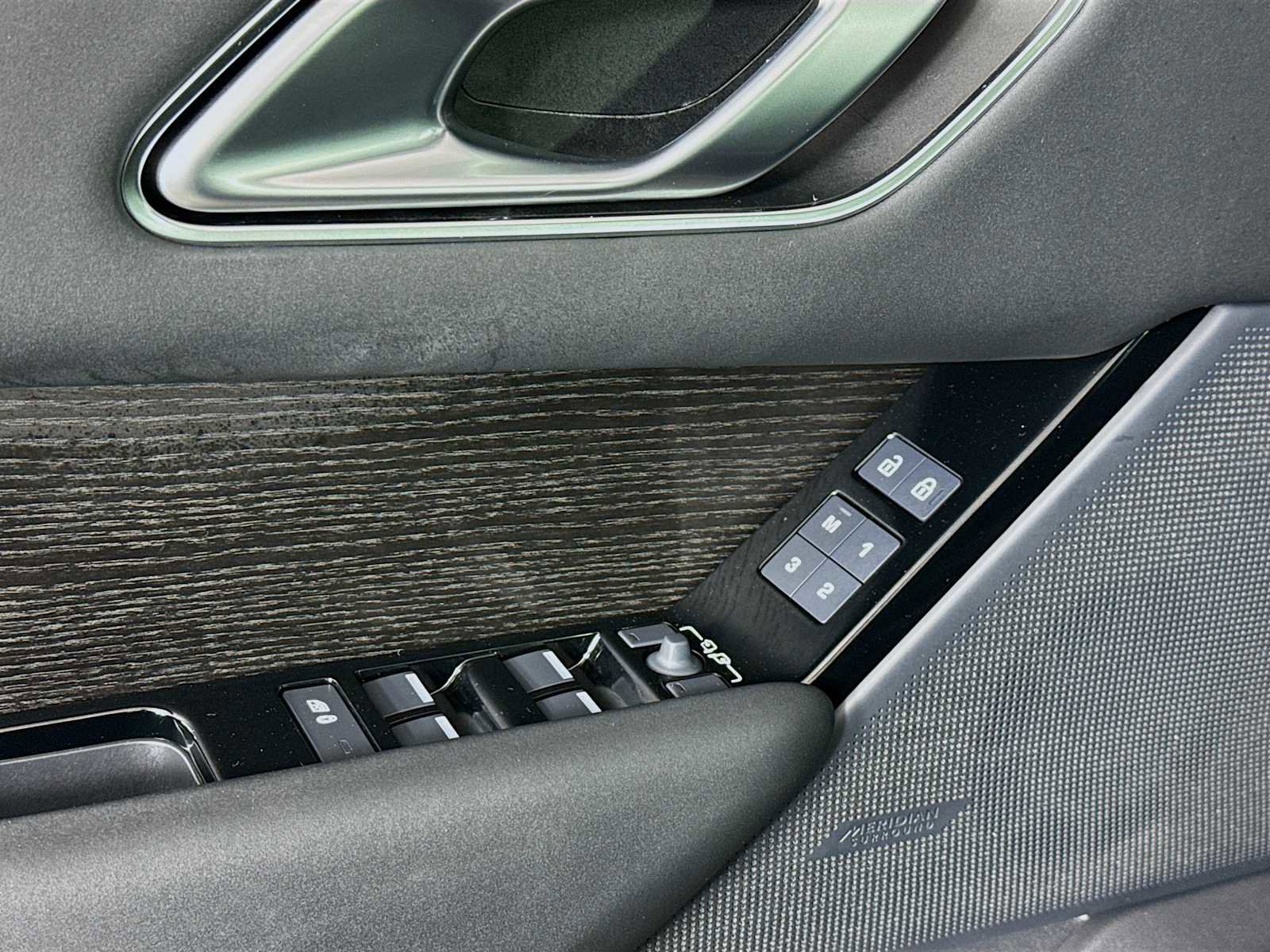 Used 2026 Land Rover Range Rover Velar Dynamic SE image 19