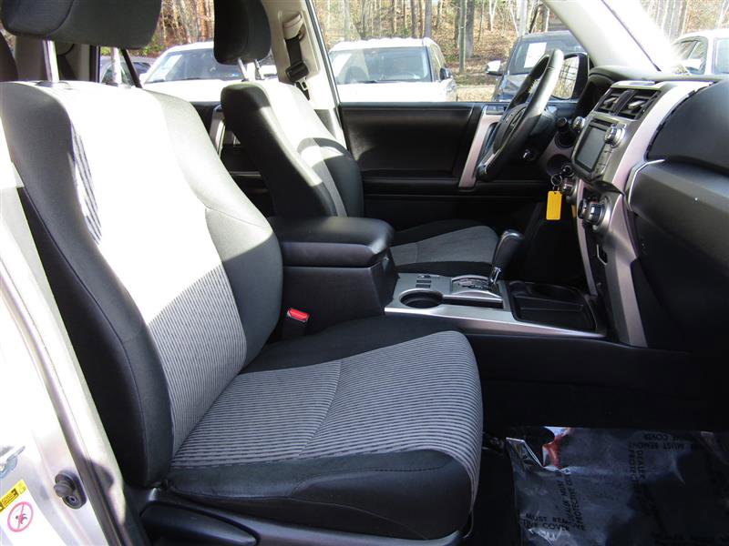 Used 2015 Toyota 4Runner SR5 image 30