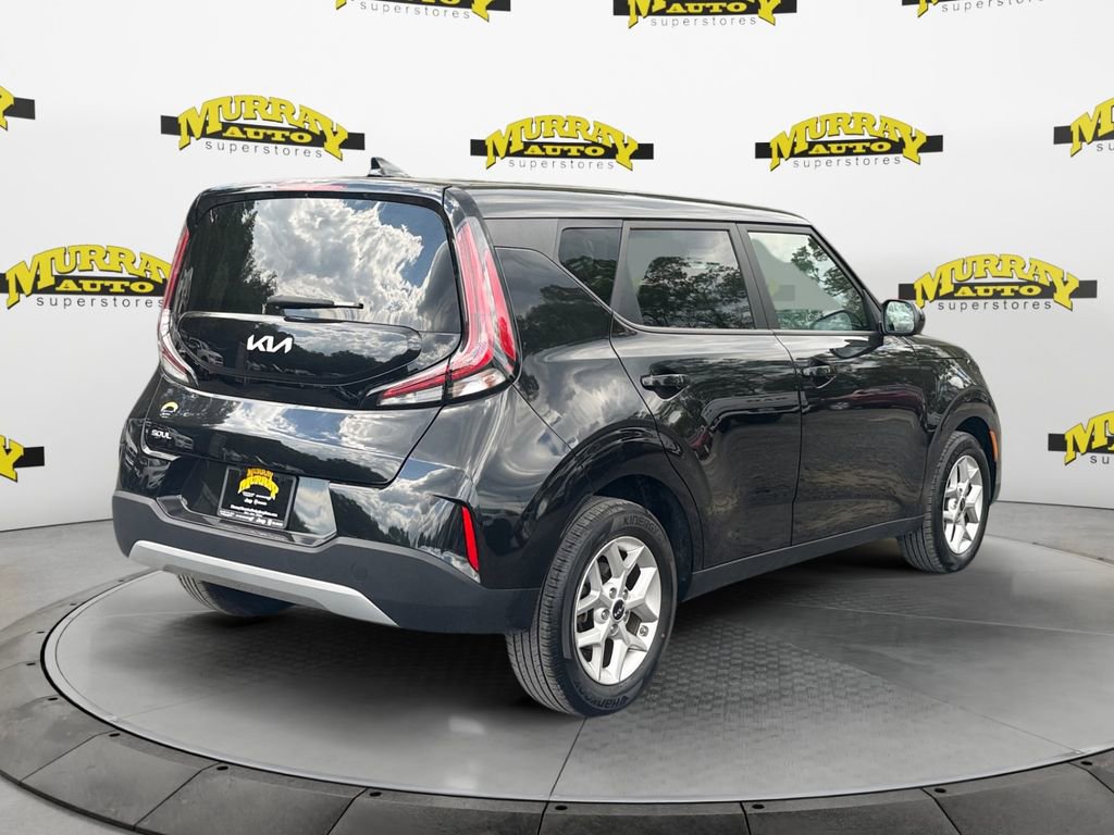 Used 2025 Kia Soul LX w/ LX Technology Package FWD image 5