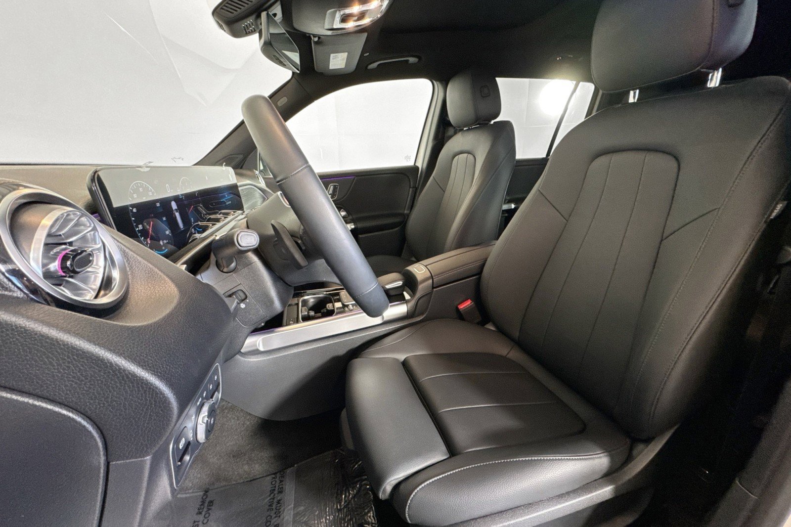 Certified 2023 Mercedes-Benz GLB 250 w/ Premium Package image 18