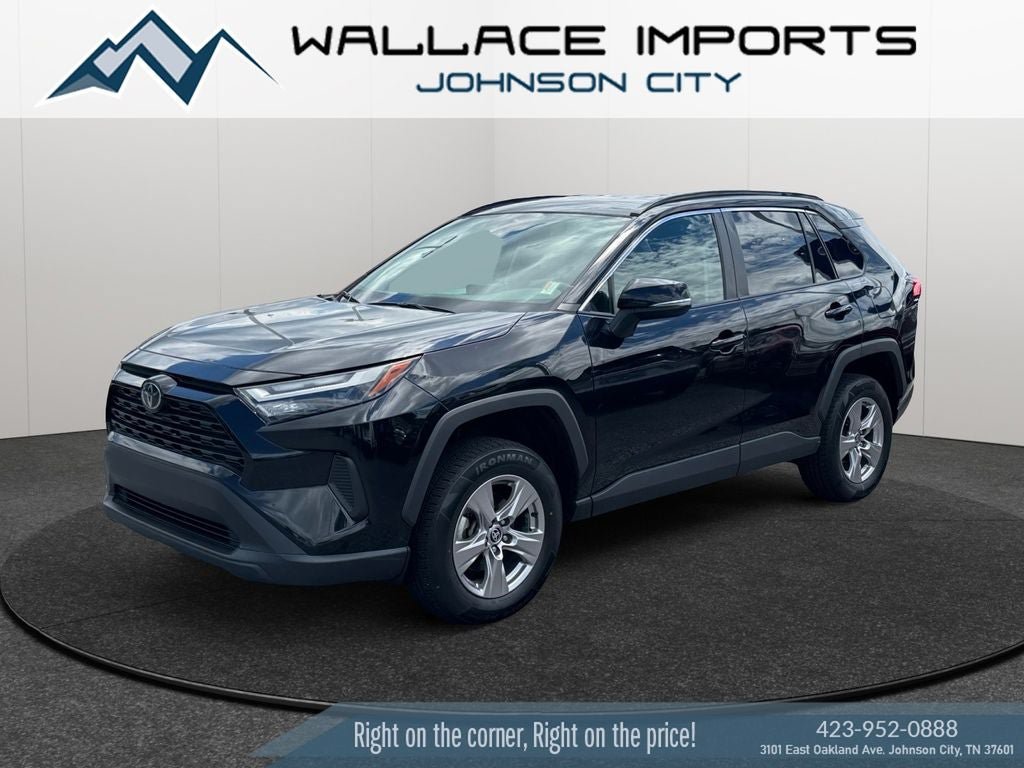 Used 2023 Toyota RAV4 XLE AWD/4WD image 2