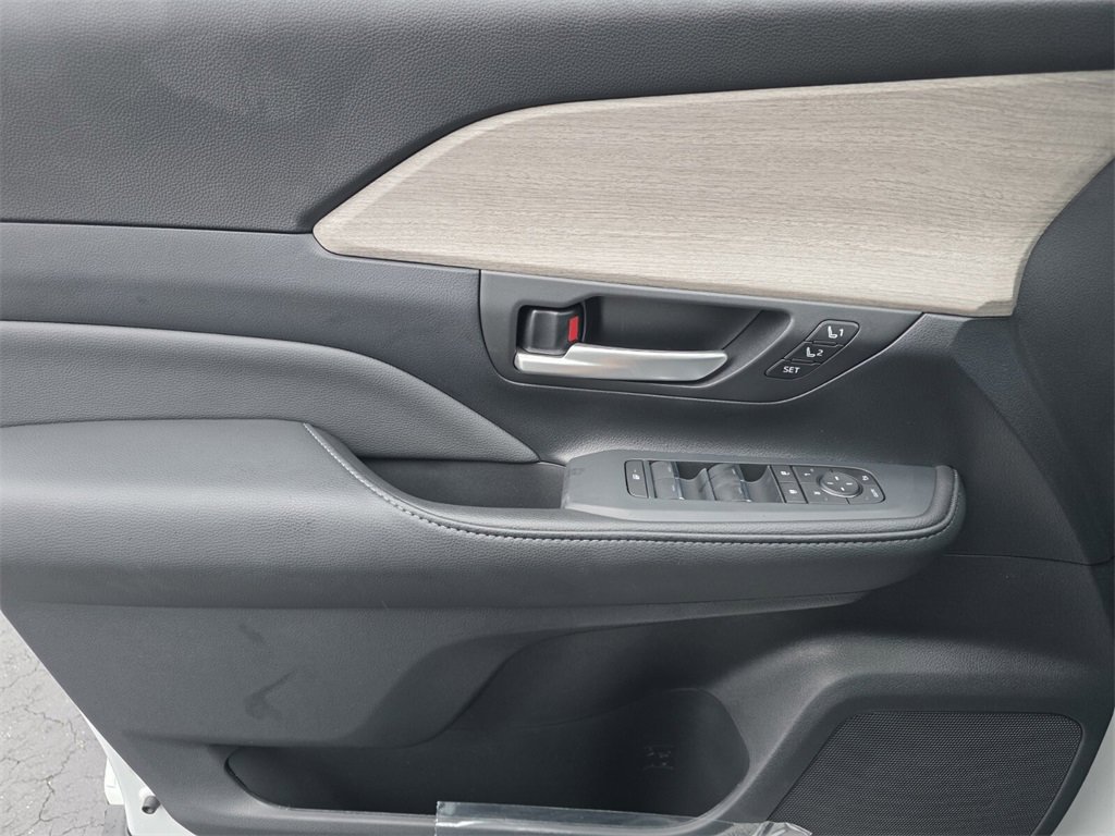 New 2026 Toyota Grand Highlander Limited image 28