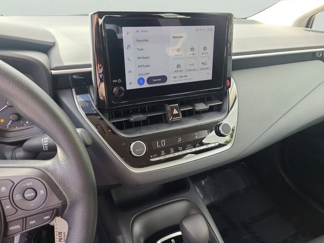 Used 2024 Toyota Corolla LE image 31