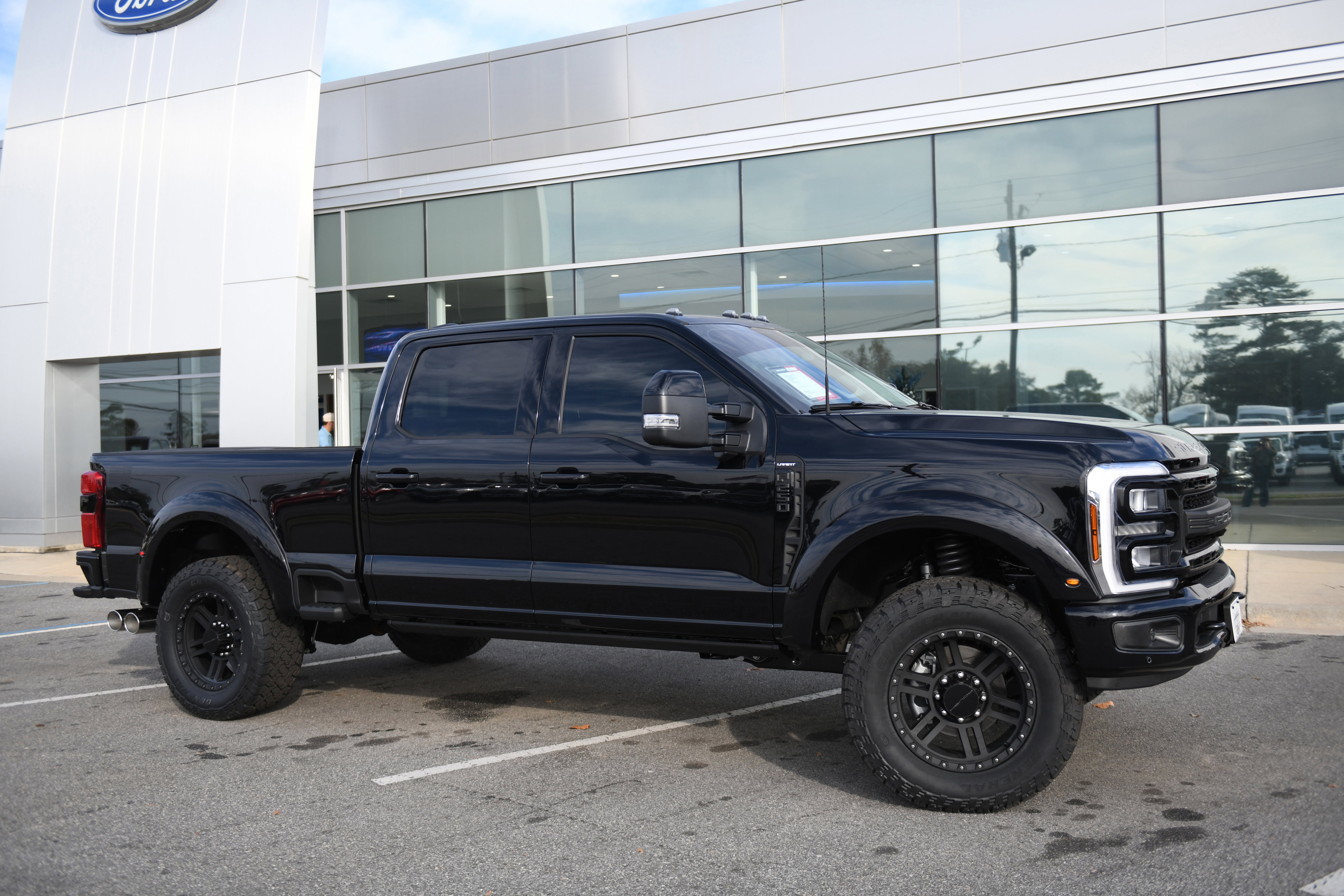 New 2026 Ford F250 Lariat w/ Black Appearance Package image 5