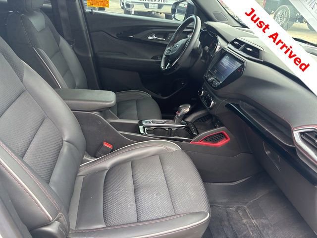 Used 2023 Chevrolet TrailBlazer RS w/ Sun and Liftgate Package FWD image 13