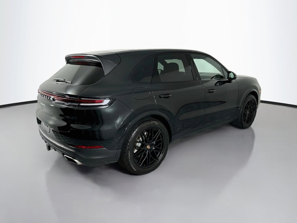 Certified 2025 Porsche Cayenne AWD/4WD image 9