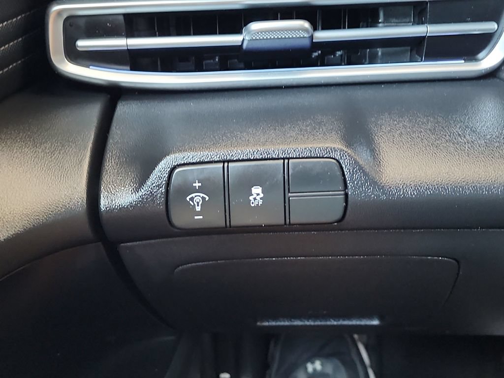 Used 2024 Hyundai Elantra Limited FWD image 23