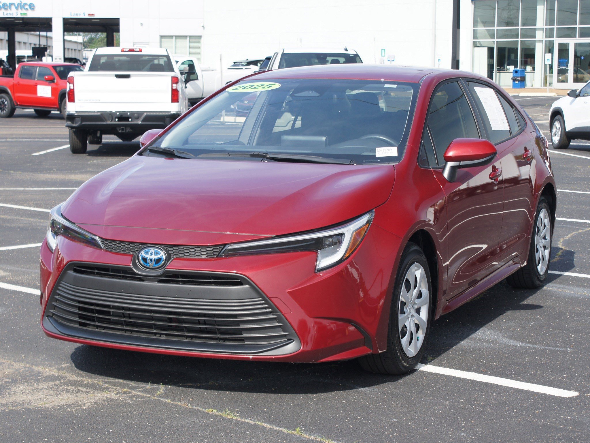 Used 2025 Toyota Corolla LE image 2
