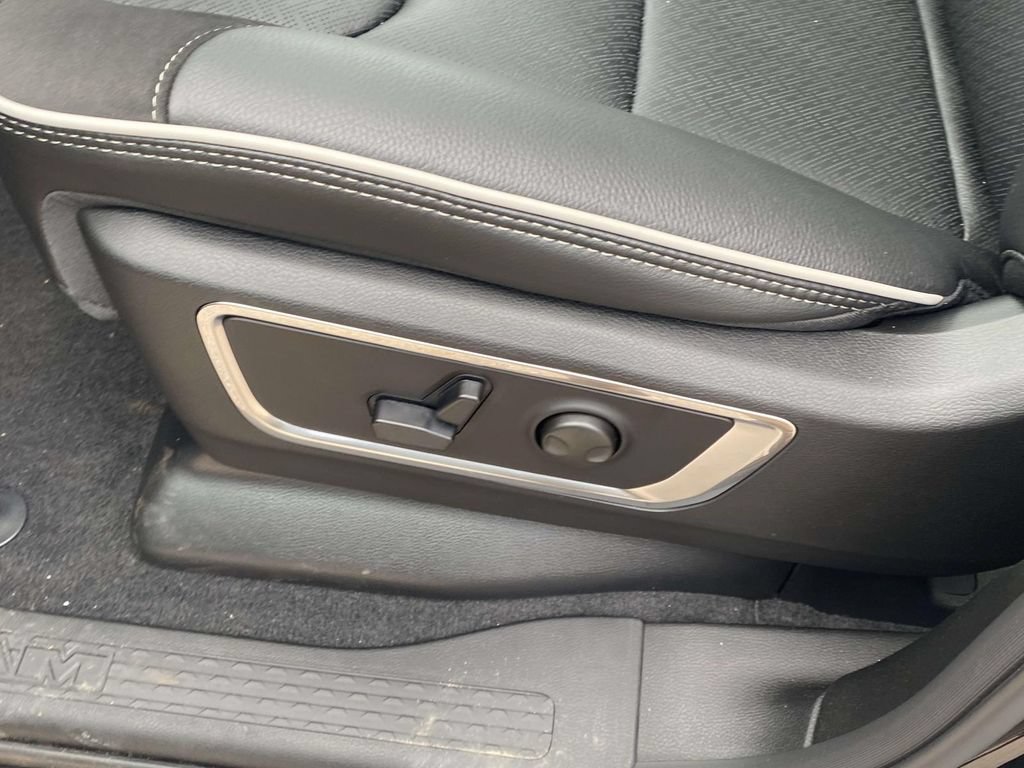 New 2026 RAM 1500 Laramie w/ Night Edition AWD/4WD image 17