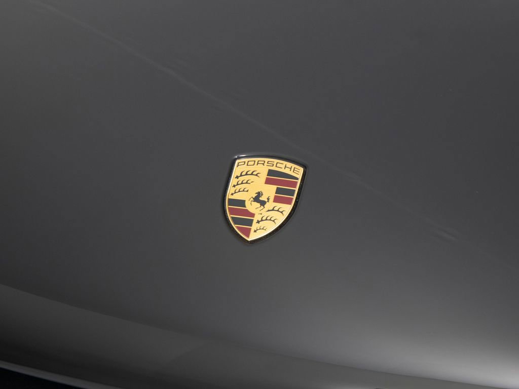 Certified 2025 Porsche Macan image 34