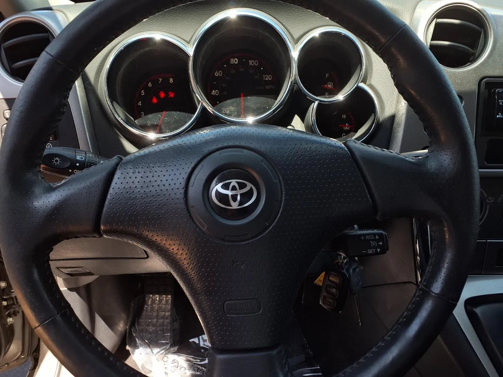 Used 2005 Toyota Matrix XR FWD image 15