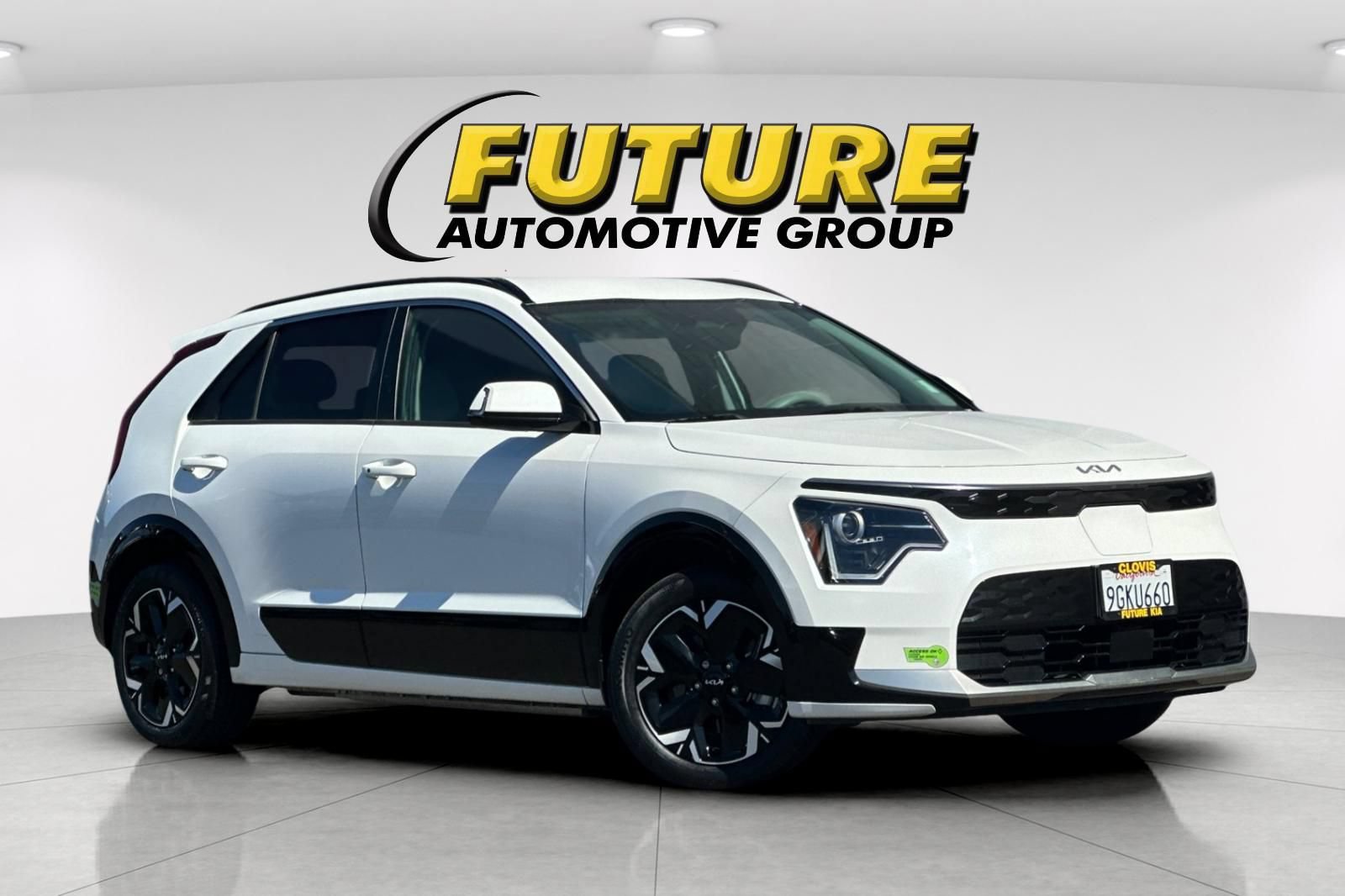 Certified 2023 Kia Niro Wind FWD image 2